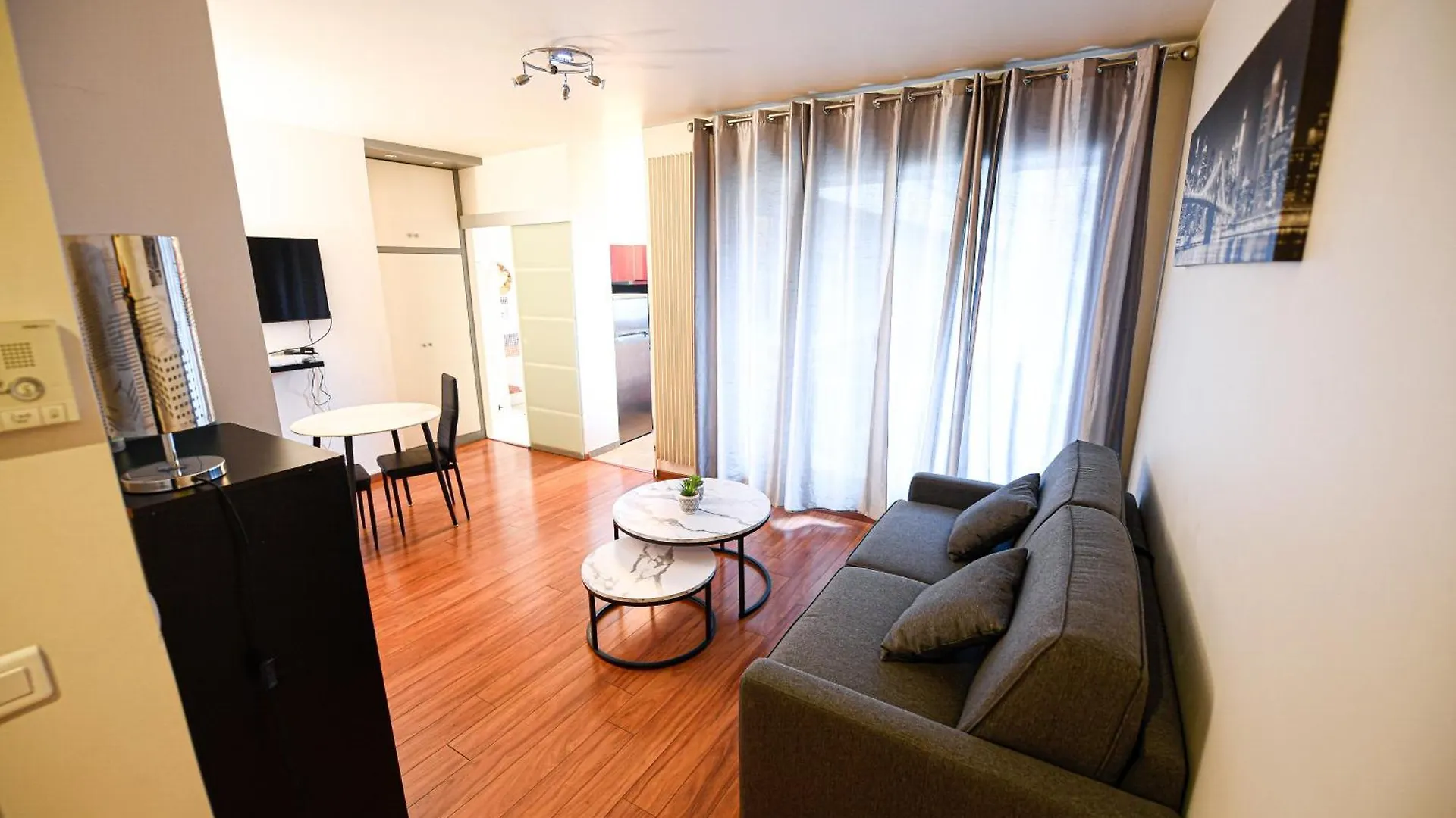 Appartement Studio De Luxe Les Champs Elysees 2 Paris